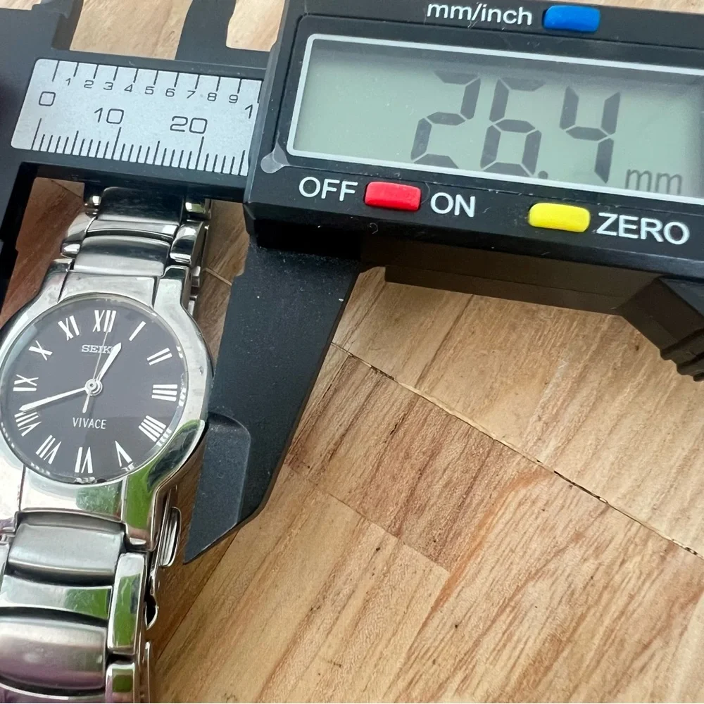 Seiko vivace ladies black dial stainless steel dress watch NEW BATTERY